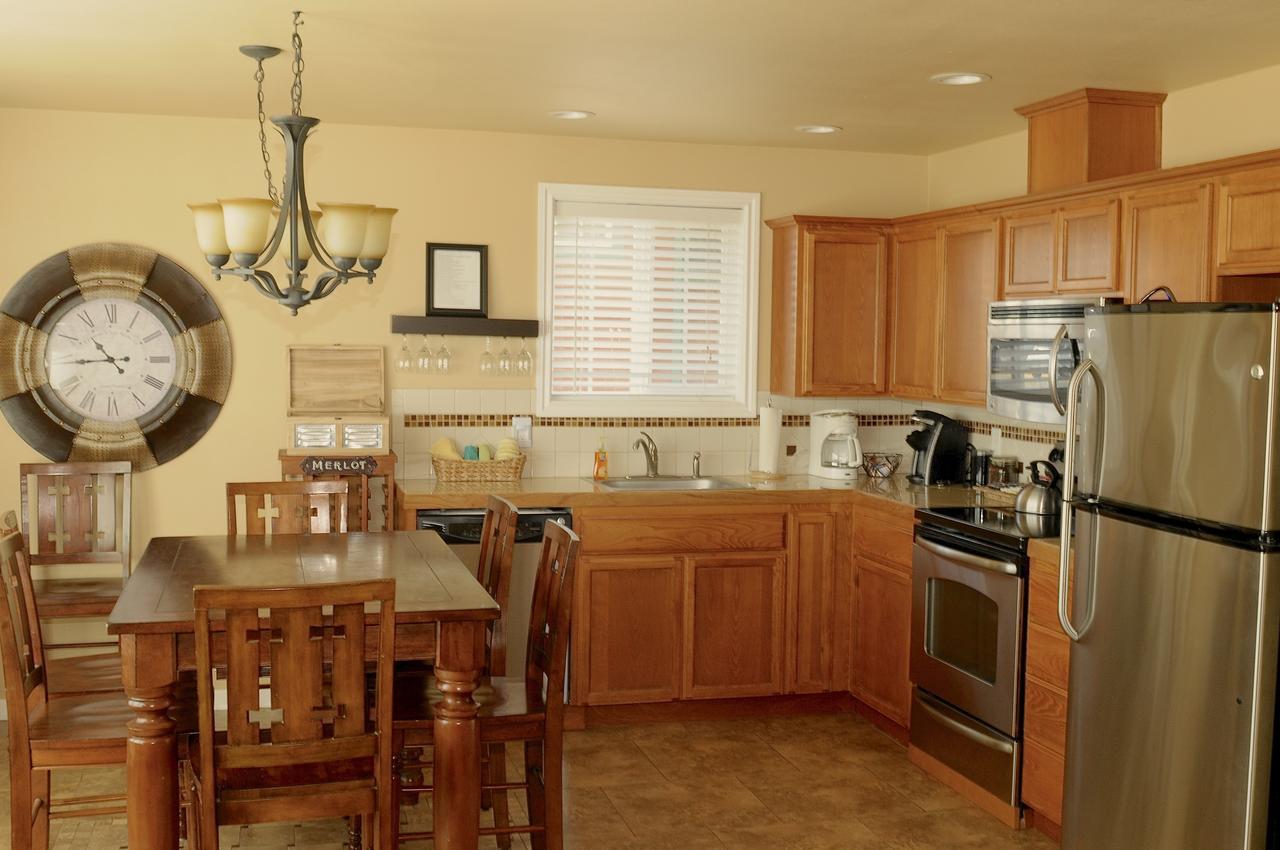 Collins Inn & Seaside Cottages (Adults Only) Ocean Shores Eksteriør bilde