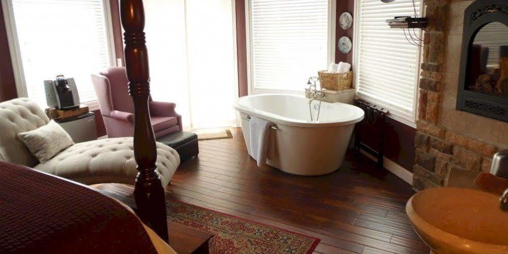 Collins Inn & Seaside Cottages (Adults Only) Ocean Shores Eksteriør bilde