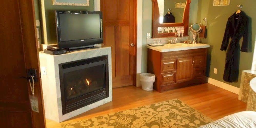Collins Inn & Seaside Cottages (Adults Only) Ocean Shores Eksteriør bilde