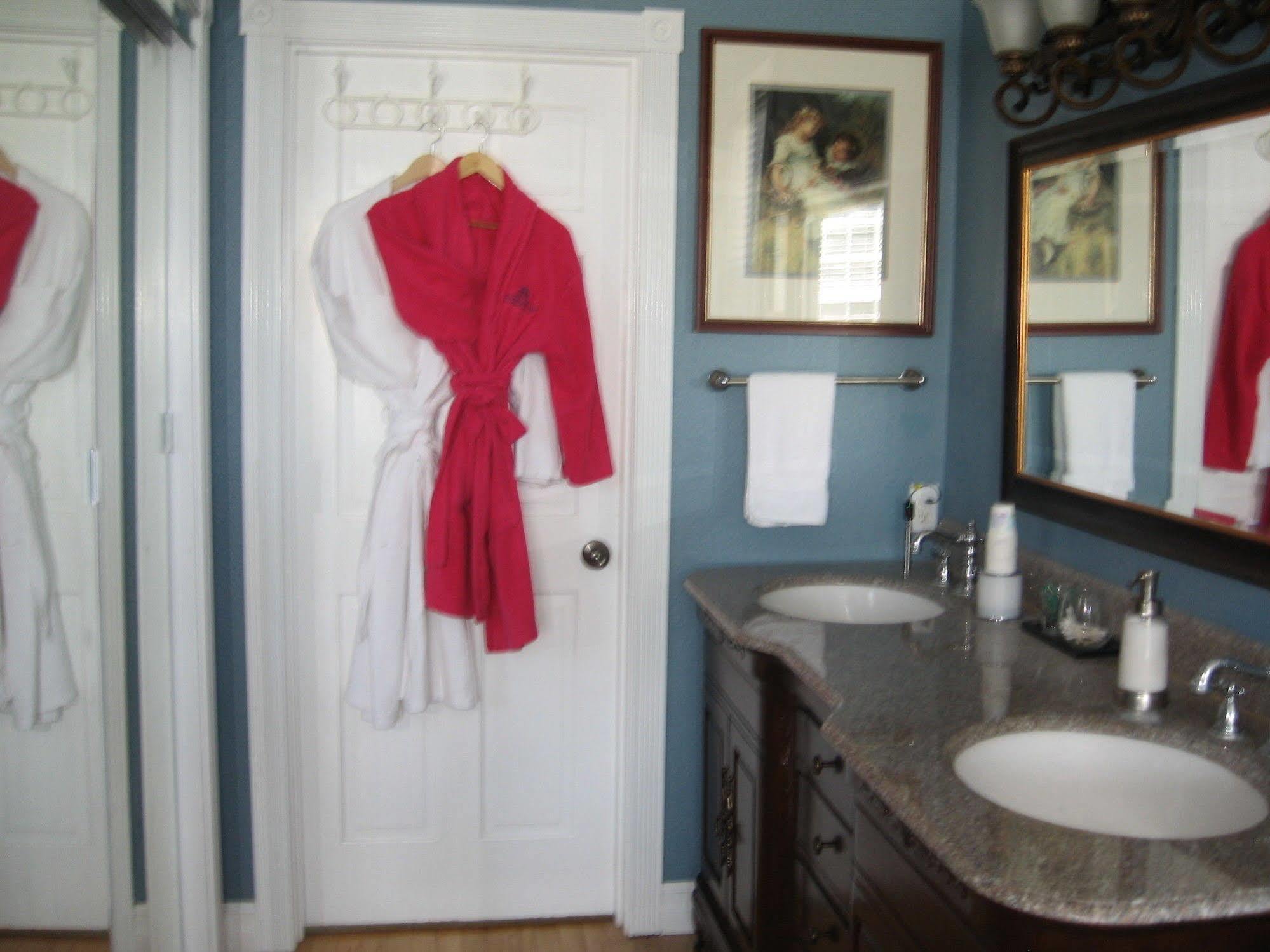 Collins Inn & Seaside Cottages (Adults Only) Ocean Shores Eksteriør bilde