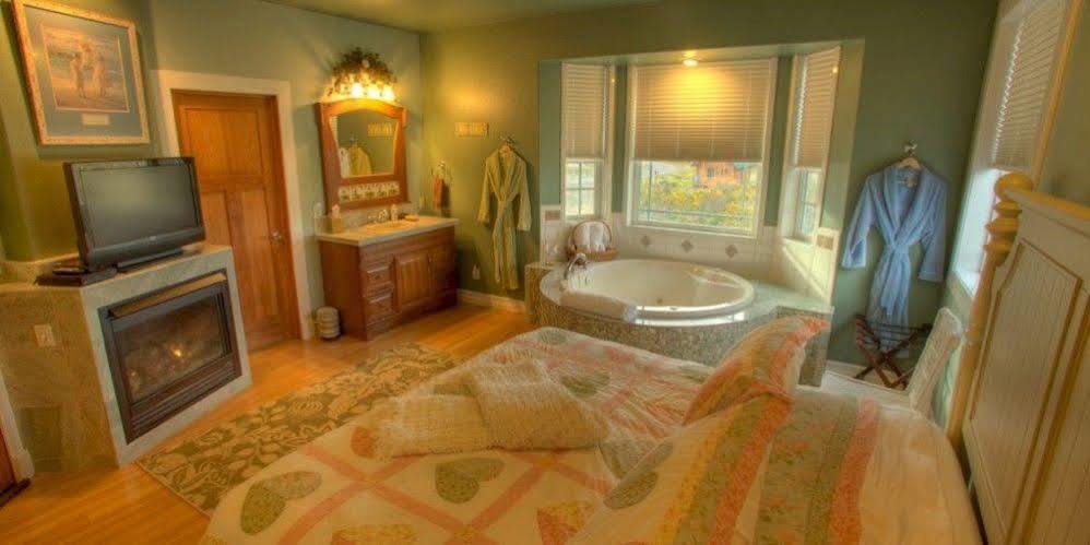 Collins Inn & Seaside Cottages (Adults Only) Ocean Shores Eksteriør bilde